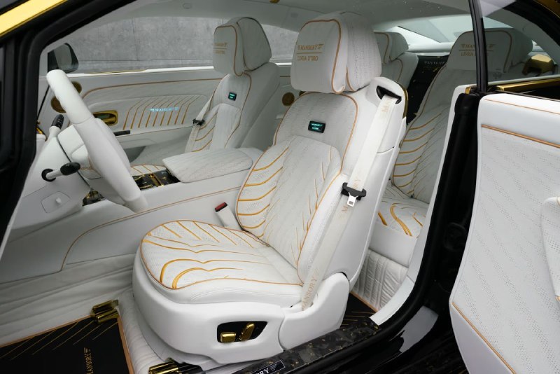 Rolls-Royce Spectre получил экстравагантную версию от Mansory 5