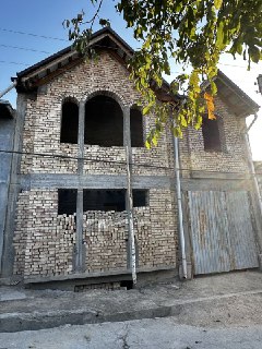ibn sino karobka uy sotiladi novostroyka karobka xolatda