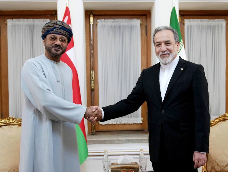 نورنیوز: 📸 دیدار و گفتگوی بدر البوسعیدی وزیر امور خارجه سلطنت عمان با سید عباس عراقچی وزیر امور خارجه جمهوری اسلامی ایران🌐 nourne