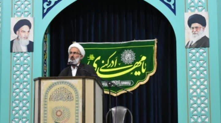 گلپایگان4: سرنوشت قدرت‌های استکباری چیزی جز شکست و ذلت نیستگلپایگان_خطیب جمعه گلپایگان گفت:تاریخ گواه است هر قدرتی که با تکبر و ظلم