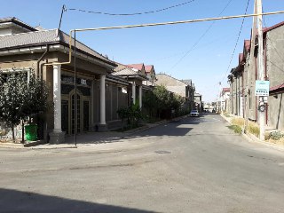 Srochno Yer sotiladi raysentrdan o'tganda elitniy mahallada 3+3 sotix