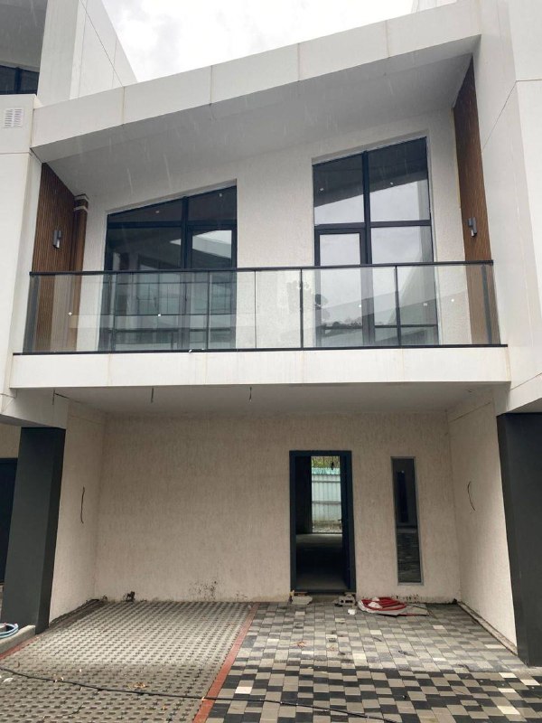 Просторный таунхаус в экологичном районе у моря — фото 1