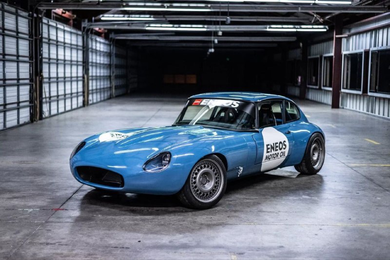 Jaguar E-Type с мотором от Supra и деталями от BMW 2