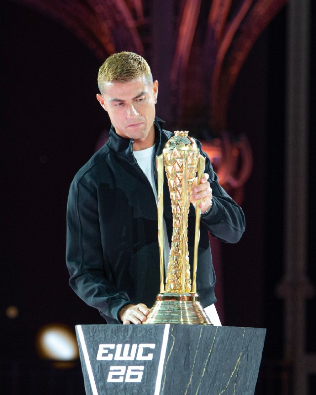 RONALDO IR: 📲 پست اسطوره کریستیانو توی اینستاگرام :⚪️باعث افتخارمه که بخشی از یک جام جهانی ورزش‌های الکترونیکی فوق‌العاده دیگه بودم.