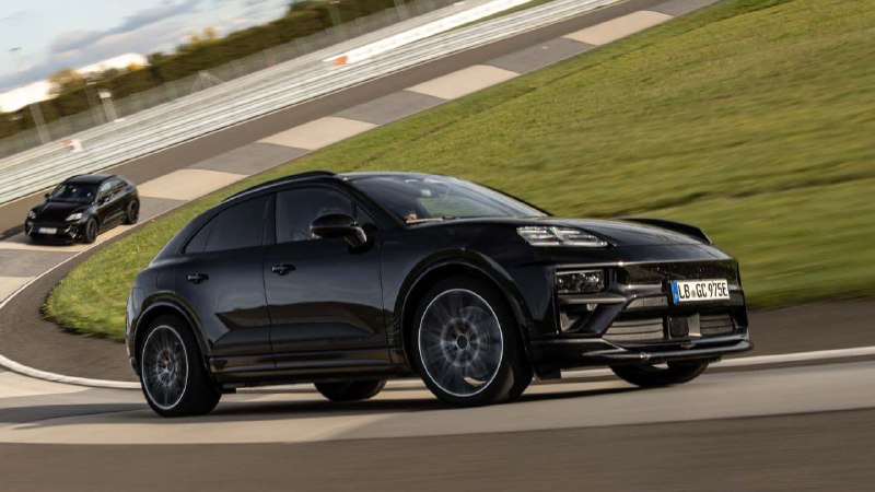 Раскрыт интерьер электрического Porsche Macan — официальные изображения 7