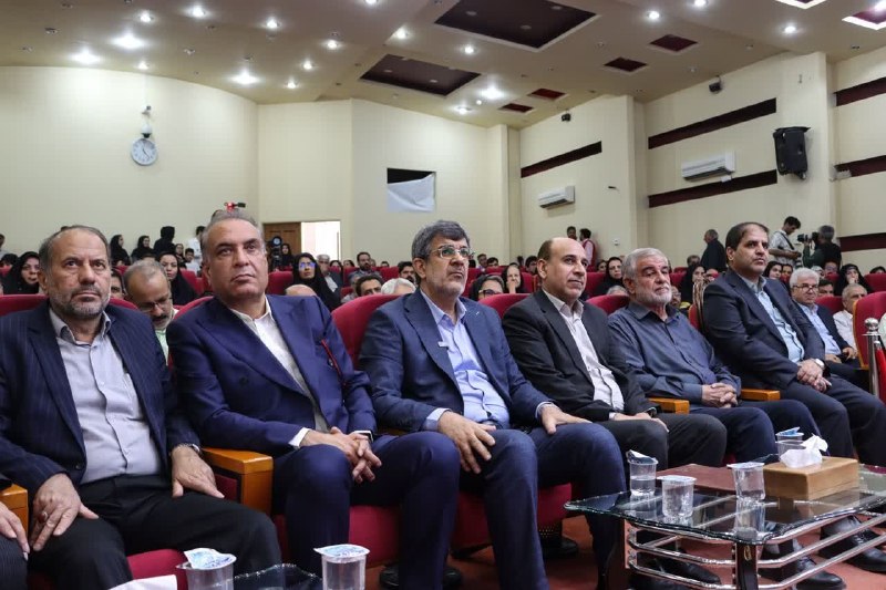 توفان یزد: عکس ها حرف می زنندانها که کت تنشان هست و انها که کت تنشان نیست برگزاری اولین جشنواره دو سالانه سازمان های مردم نهاد برتر