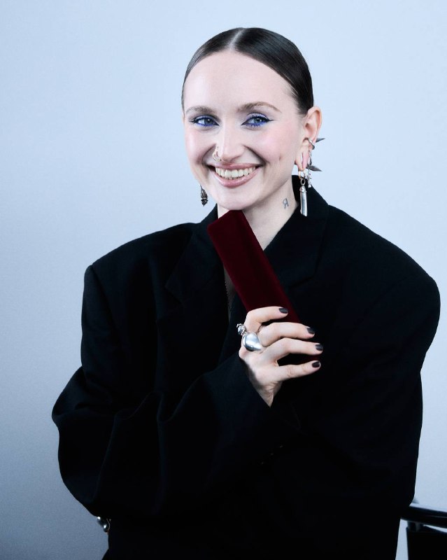 ROSE of Marie / Роза МарииНесколько лет кропотливой разработки! И вот он, результат. Тонкость любимой формы, реализованная в ювелирном изделии. Этот айтем претендует на то, чтобы служить вам всю жизнь красотой, изысканностью и ярким акцентом в любом образе. Вы — первые, с кем делюсь этой новостью 🌹Уже пару лет я и команда работали над созданием идеального украшения для волос. Они готовы. 30.12 старт продажROSE of Marie / Роза МарииНесколько лет кропотливой разработки! И вот он, результат. Тонкость любимой формы, реализованная в ювелирном изделии. Этот айтем претендует на то, чтобы служить вам всю жизнь красотой, изысканностью и ярким акцентом в любом образе. Вы — первые, с кем делюсь этой новостью 🌹Уже пару лет я и команда работали над созданием идеального украшения для волос. Они готовы. 30.12 старт продаж