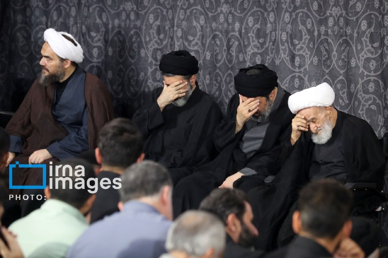 خبرگزاری ایرنا: 📸#گزارش_تصویری l مراسم «آقای شهید ایران» در حرم مطهر رضوی🔹مراسم بزرگداشت چهلمین روز تدفین «آقای شهید ایران» شامگاه پنجشن