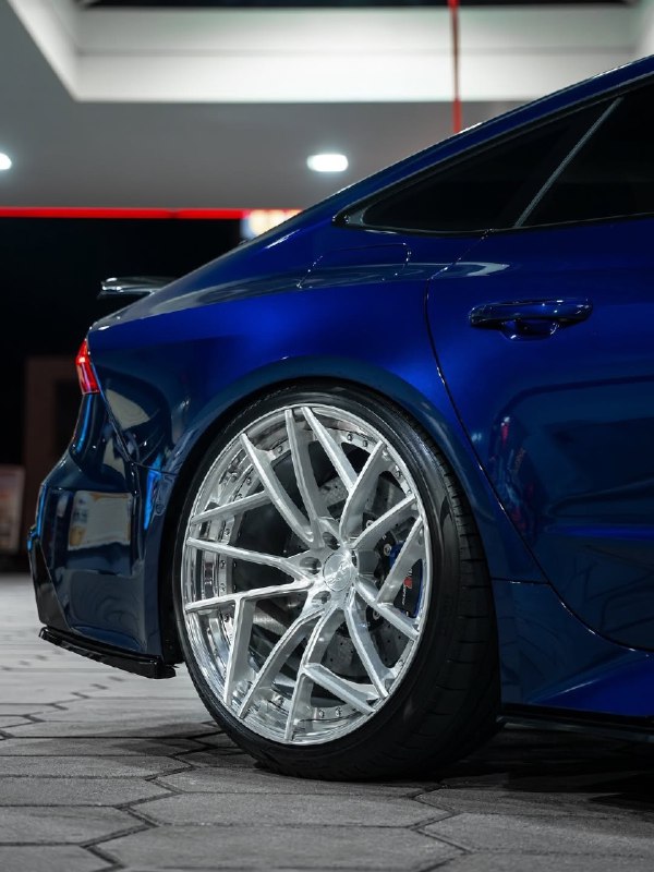 RS7 8