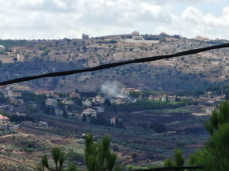 פגז ארטילרי תקף בית בפאתי העיירה עיתא אל-ג'בל