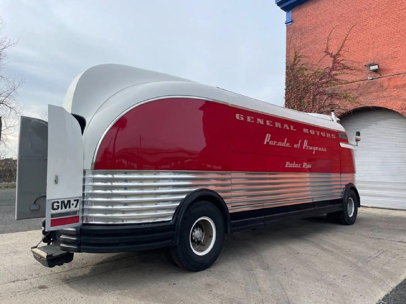Редчайший GM Futurliner 1940 года пустят с молотка за миллион долларов 4