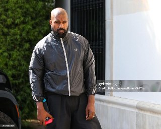 Великобритания отказала Канье Уэсту во въезде в страну, решив, что его присутствие «не будет способствовать общественному благу», сообщает «Би-би-си» со ссылкой на британское МВД.Ранее Уэст был объявлен хедлайнером музыкального фестиваля Wireless, который 