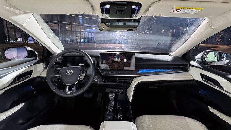 Новая Toyota Camry XV80 для Китая получила гибридную топ-версию 4