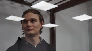 Суд обязал колонию «Полярная сова» допустить жену Азата Мифтахова к нему как защитницуЛюберецкий горсуд удовлетворил жалобу Елены Горбань, жены Азата Мифтахова, на отказ колонии «Полярная сова» допустить ее в качестве защитницы после сообщения политзаключе