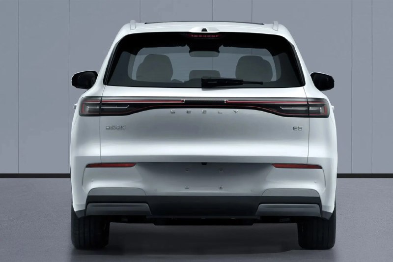 Geely EX5 facelift 2027: задний привод, новый двигатель и что это значит для нас