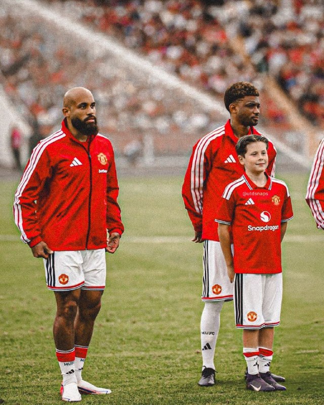 منچستریونایتد | منچستر یونایتد: 👀🔝🔴 @UnitedArea #𝐌𝐌𝐃