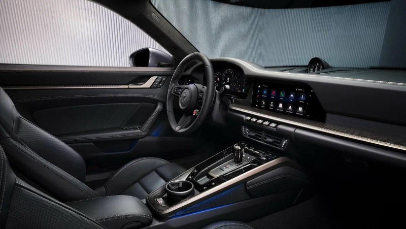 Porsche 911 Turbo S впервые стал гибридом 6