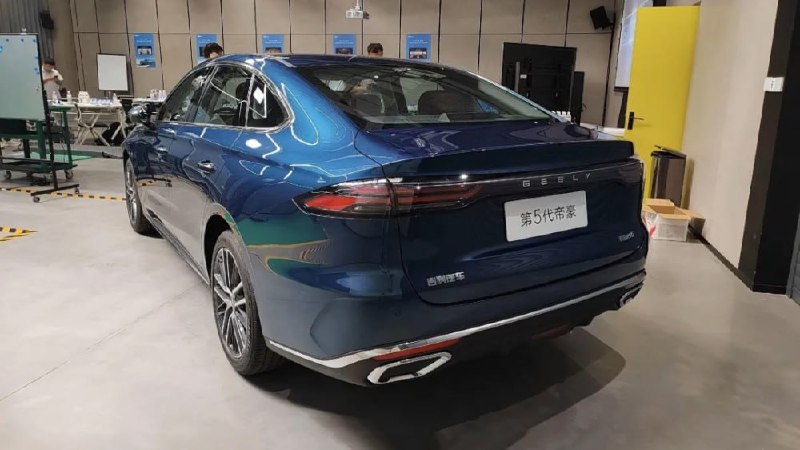 Geely начал продажи нового Emgrand пятого поколения 2