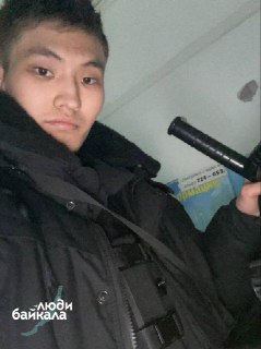 Сын полицейского и следовательницы в прямом эфире изнасиловал спящую девушку. Его не наказалиВ марте 20-летний житель Якутска Айаал Скрябин провел трансляцию, на которой совершил сексуализированное насилие над девушкой. Жертва находилась в нетрезвом состоя