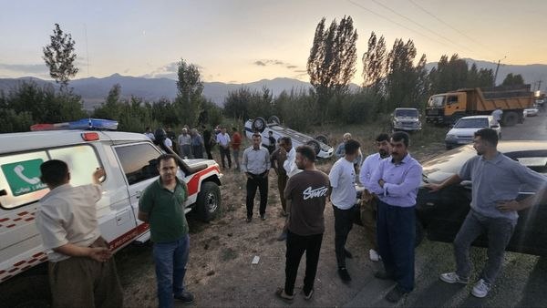 اخبار آذربایجان غربی: تصادف در دو محور آذربایجان غربی ۱۲ مصدوم برجا گذاشت🔹مدیرعامل جمعیت هلال‌احمر آذربایجان‌غربی: دو سانحه رانندگی در محورهای