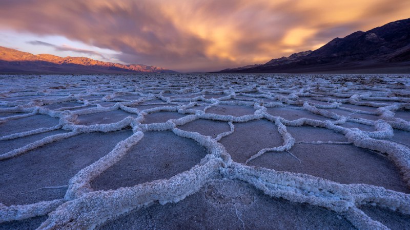 The valley of contrastsSalt flats in Badwater Basin, Death Valley National Park, California (© Jim Patterson/TANDEM Stills + Motion)