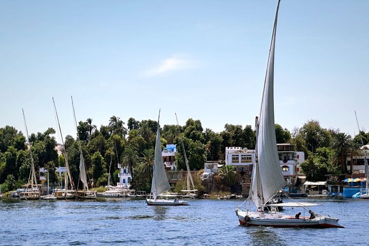 埃及 ◦ 亞斯文｜臥鋪夜車 & 景點 & 三桅帆船總整理