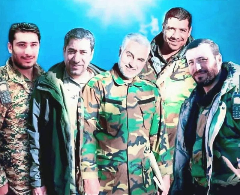 🌷ب یاد شهیدان🌷: هرگاه شب جمعه، شهــــدا را یاد کردیدآنها شما را نزد اباعبدالله الحسـیـن علیه السلامیاد میکنندباز آئینه آب و سینی و چای و