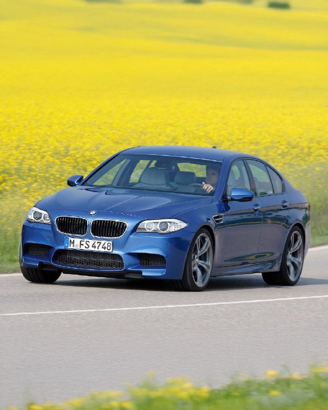 40 лет M5. 6