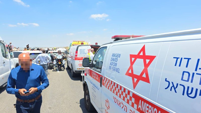 פעוטה כבת 3 ובן 5 במצב קשה בתאונת דרכים בין מספר כלי רכב בכביש 6 סמוך לקריית גת