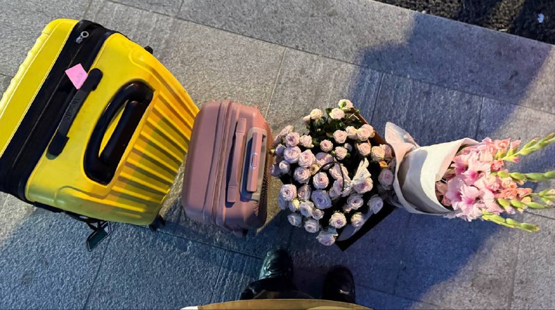 Приключения в Москве:— перезапуск бренда Planta Rosa;— съемки и свадьба Дарьи Цыпилевой;— заказы HAIRPIN MT;— встреча с компанией SENECA;— встреча с брендом HIGHLIGHTS;— тест для невесты;— встречи с друзьями 🫶🏻P.S. Уезжаю из Москвы с двумя букетами и подарками 🌹Приключения в Москве:— перезапуск бренда Planta Rosa;— съемки и свадьба Дарьи Цыпилевой;— заказы HAIRPIN MT;— встреча с компанией SENECA;— встреча с брендом HIGHLIGHTS;— тест для невесты;— встречи с друзьями 🫶🏻P.S. Уезжаю из Москвы с двумя букетами и подарками 🌹