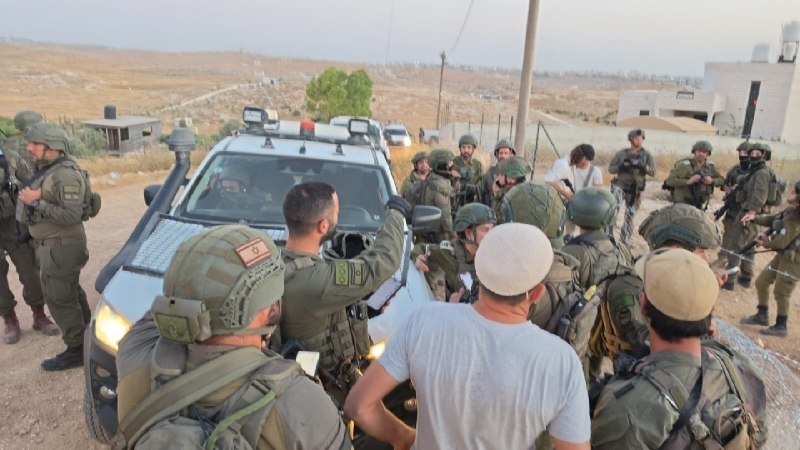 דחוף: צבא הכיבוש: מתנחל נפצע מאבנים במהלך עימותים אלימים עם פלסטינים במסאפר יטא, דרומית לחברון. אנחנו ממשיכ…