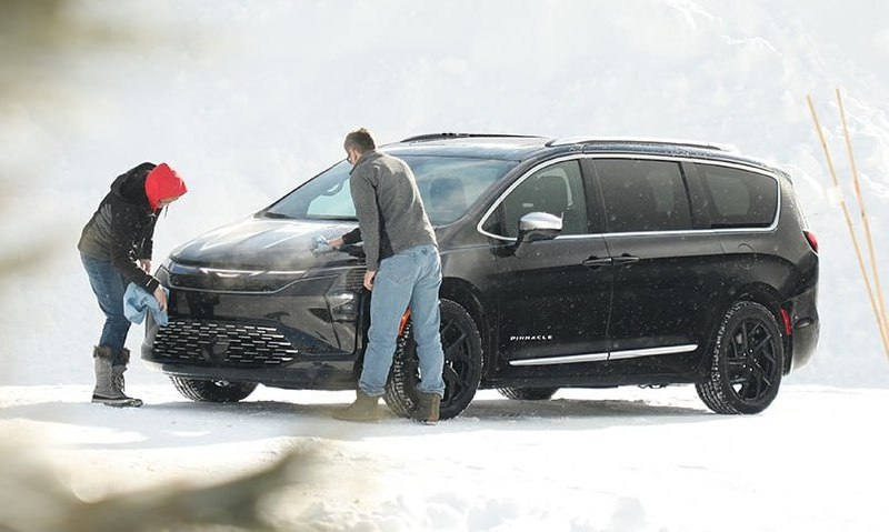 Chrysler обновил минивэн Pacifica 4