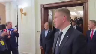 נשיא איראן מסעוד פז'קיאן ופוטין נפגשו בפסגת SCO בבישקק, קירגיזסטן.