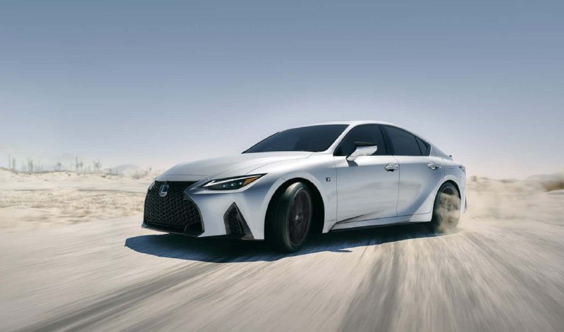 В США представлен обновленный седан Lexus IS 8