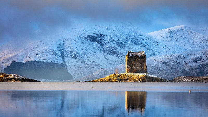 Scottish strategy at its finestCastle Stalker on Loch Laich, Argyll, Scotland (© WLDavies/Getty Images)