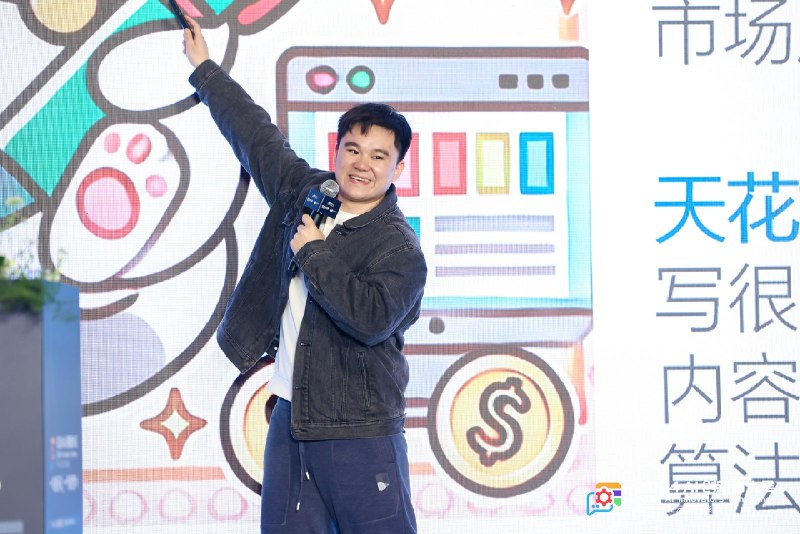 我们举办了提示工程领域第一次全国性的大会爆场了，很多朋友站着听完了全程，结束以后大家聚餐又聊到快十二点才陆陆续续散场，以后一定找个更大的场子