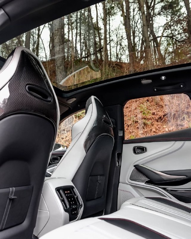 Aston Martin DBX707 ‘2022 3