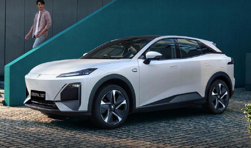 Mazda анонсировала новый электрический кроссовер EZ-60 2