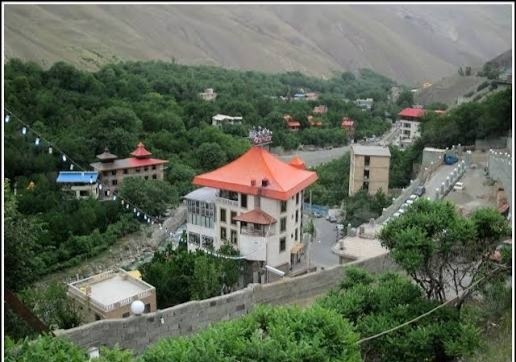 محله آنلاین: ‼️سولقان؛ روستایی در دل دره کن‌🔸در شمال‌غرب تهران، جایی که دامنه‌های البرز آغاز می‌شوند، روستای سولقان در دره کن قرار گر