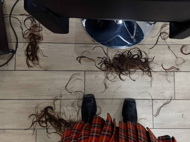 Дорогие клиенты, теперь запись доступна на YCLIENCE и YPLACE 🌹Записаться на стрижку можно по ссылке:  