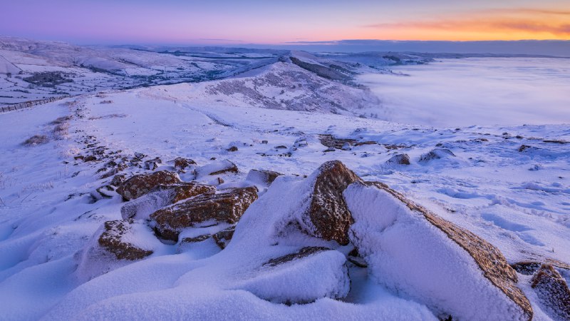 The mother of hillsThe hill of Mam Tor, Derbyshire, England (© john finney photography/Getty Images)
