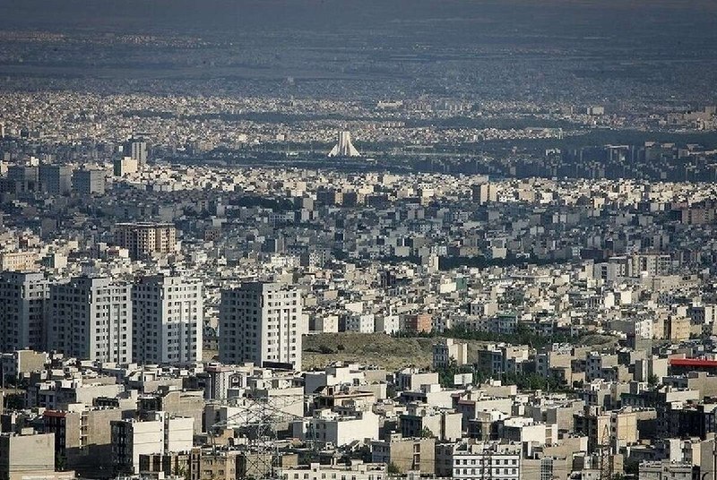 صفحه اقتصاد: مسیر سخت خانه‌دار شدن با وام ۲.۴ میلیارد تومانی/ وامی که یک پنجم آن بابت خریدش می‌پرد!🔹بر مبنای قیمت‌های امروز، وام ۲.۴ 