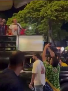 בברזיל נסקל סגן מפלגתו של הנשיא לולה באבנים. איארה פימנטל נפגעה בפניה במהלך צעדת קמפיין ואושפזה בבית החולים…