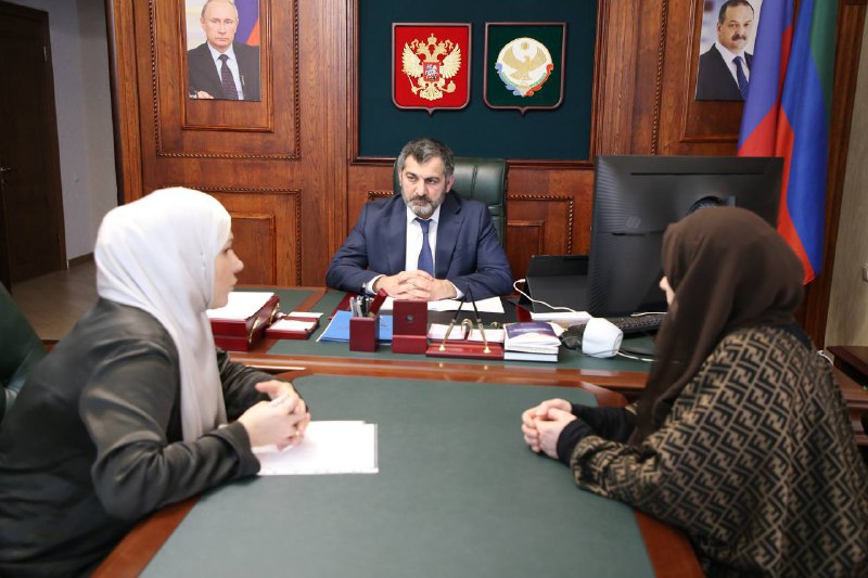 Министр экономики и территориального развития Дагестана Гаджи Султанов провел личный прием граждан. фото