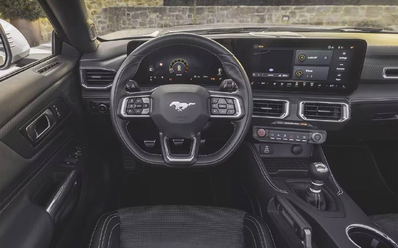 В Россию пригнали новый Ford Mustang — 500-сильный маслкар продают за безумные 17 млн рублей. 3