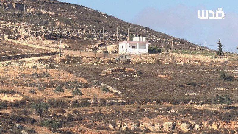 מתנחלים וכוחות כיבוש מצוררים, זה היום העשירי, 3 בתים פלסטינים באזור ג'בל ראס אל-עין בעיירה קסרה, מדרום לשכם.
