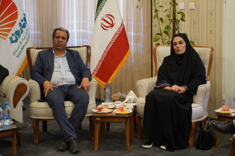 تایباد آنلاین: 🔴 دیدار مشترک مدیر کل سیاسی معاونت راهبردی ریاست جمهوری با مدیران و‌معاونان منطقه آزاد #دوغارون 🔸در نشست مشترک حنانه درش