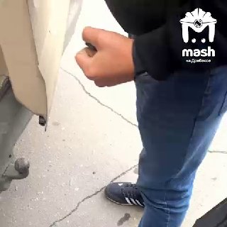 רובאים ממונעים רוסים חילצו גור נמר פצוע ליד דונייצק החיילים טיפלו בשרחן בן הארבעה חודשים, האכילו אותו וטיפל…