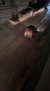 כוחות הכיבוש מסתערים על הכפר דיר עמאר, ממערב לרמאללה