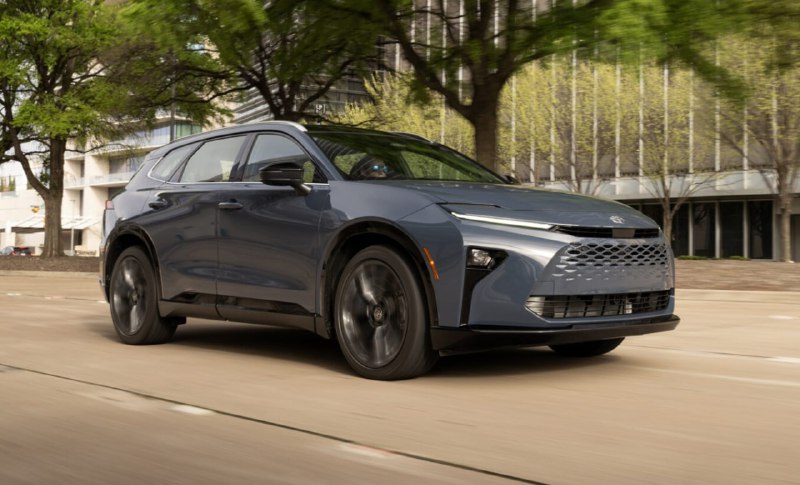Toyota обновила кроссовер Crown Signia 5